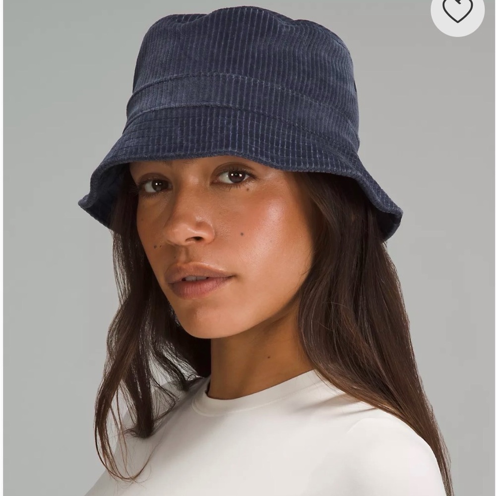 Lululemon Corduroy Bucket Hat Wide Wale in True Navy